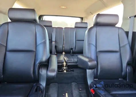 2010 Cadillac Escalade Esv Premium z USA, uszkodzony, nr VIN 1GYUKJEF7AR190885